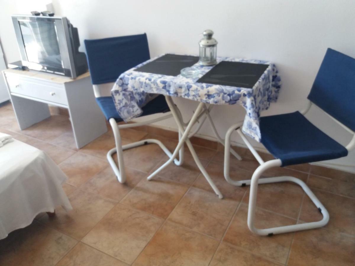 Studio In Garden Poros Town Exterior foto