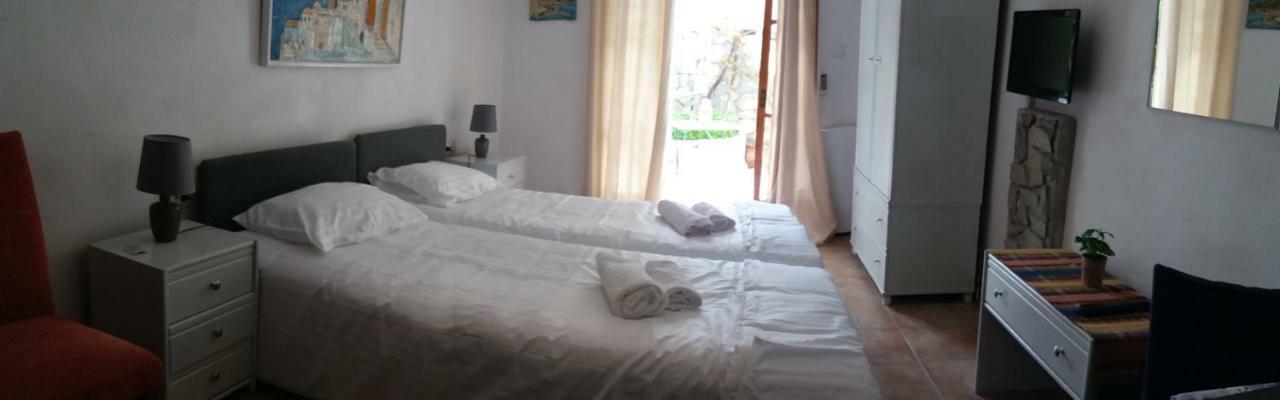 Studio In Garden Poros Town Exterior foto